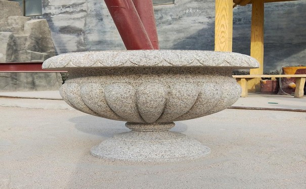 石雕喷泉花钵有什么作用？它有这些材质分类！