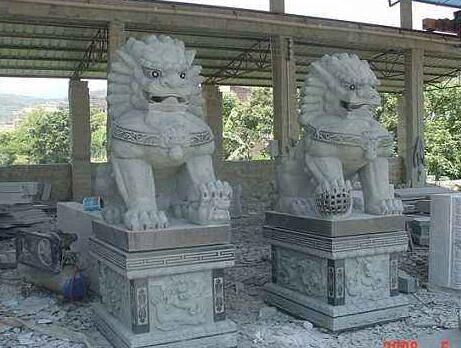 石雕大象和石雕狮子有着什么样的发展历史？它们的寓意有何不同？